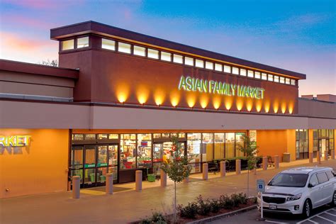 Asian Family Market .